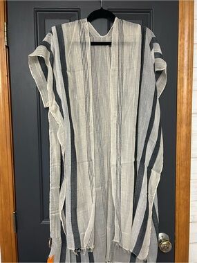 LF Striped Open-Front weightless shawl duster in Cream and Black